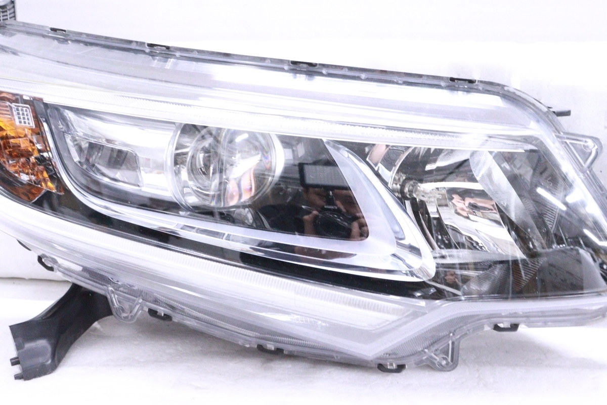 フリード GT7 左ヘッドライト STANLEY W7390 2X-902☆前期 LED GB7 フリードハイブリッド☆左右ヘッドライト