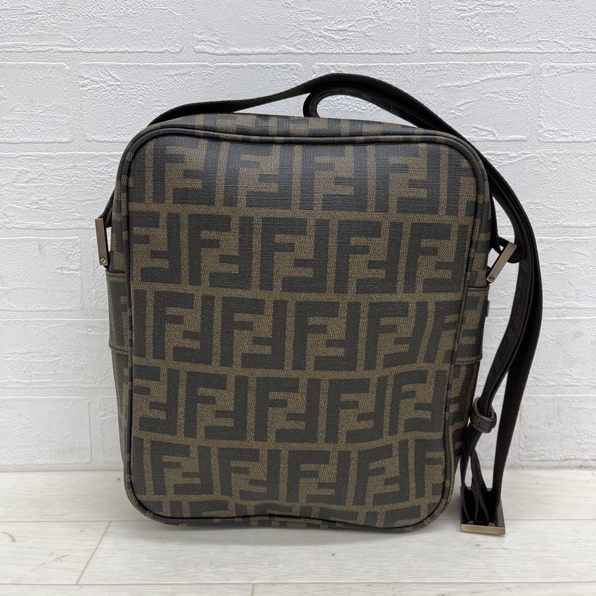 781◎ イタリア製 FENDI フェンディ バッグ 鞄 ショルダー 斜めがけ 