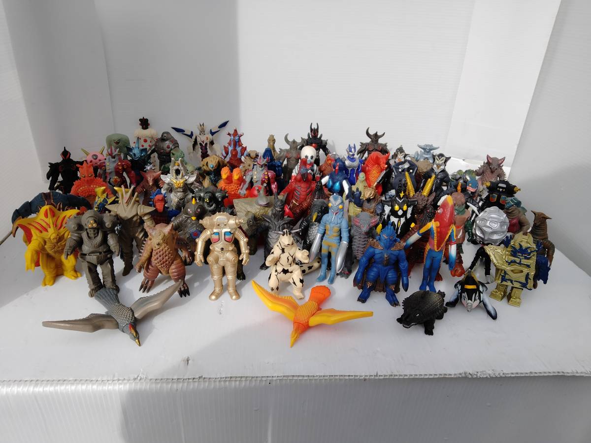  F21 ウルトラマン怪獣 ソフビ人形 76体 まとめて 現状品(怪獣、宇宙人)｜売買されたオークション情報、yahooの商品情報をアーカイブ公開 - オークファン 怪獣、宇宙人
