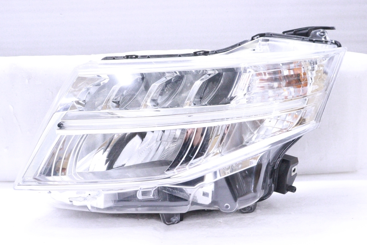 2X-1528☆前期 LED M900A ルーミー☆左ヘッドライト STANLEY W3918 打