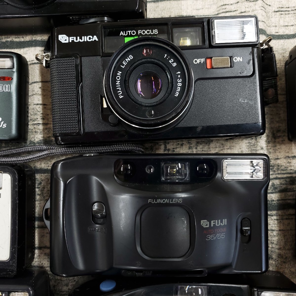 コンパクトカメラ17点まとめ◆FUJI◆FUJICA◆MINOLTA◆OLYMPUS◆PENTAX◆RICOH◆KYOCERA◆YASHICA◆KONICA MINOLTA◆TITAN #1213-3 Camera KYOCERA まとめて Medium Format ベストセラー