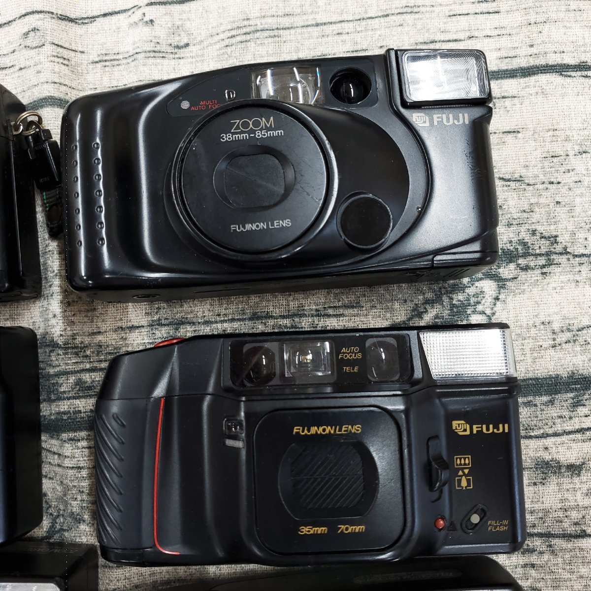 コンパクトカメラ17点まとめ◆FUJI◆FUJICA◆MINOLTA◆OLYMPUS◆PENTAX◆RICOH◆KYOCERA◆YASHICA◆KONICA MINOLTA◆TITAN #1213-3 Camera KYOCERA まとめて Medium Format ベストセラー