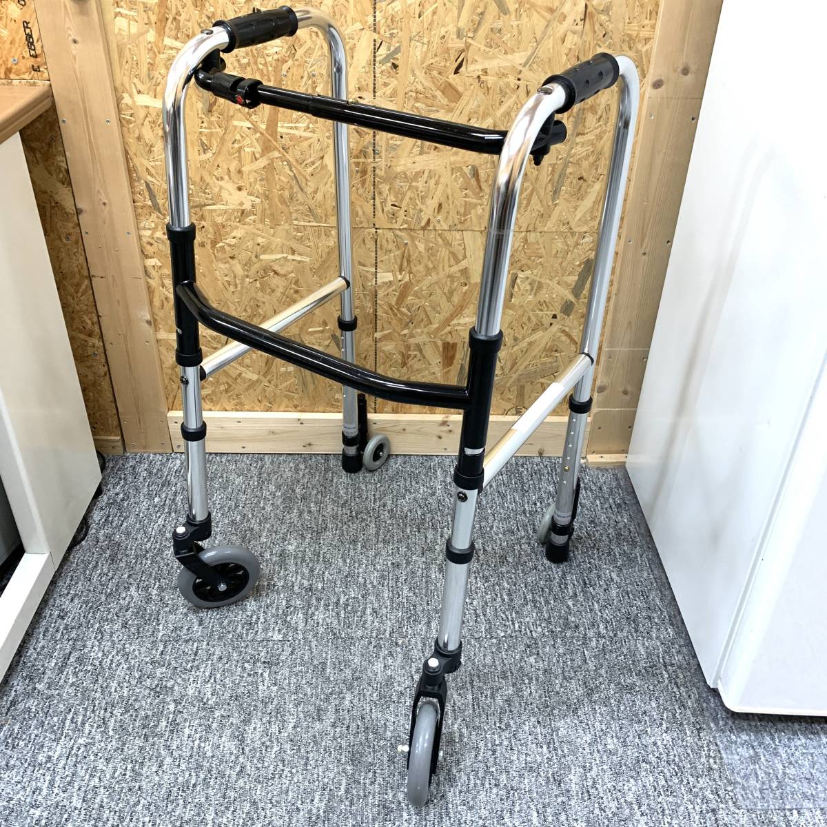 歩行器 メーカー不明 補助具 歩行器 歩行車 高齢者 折り畳み式【中古