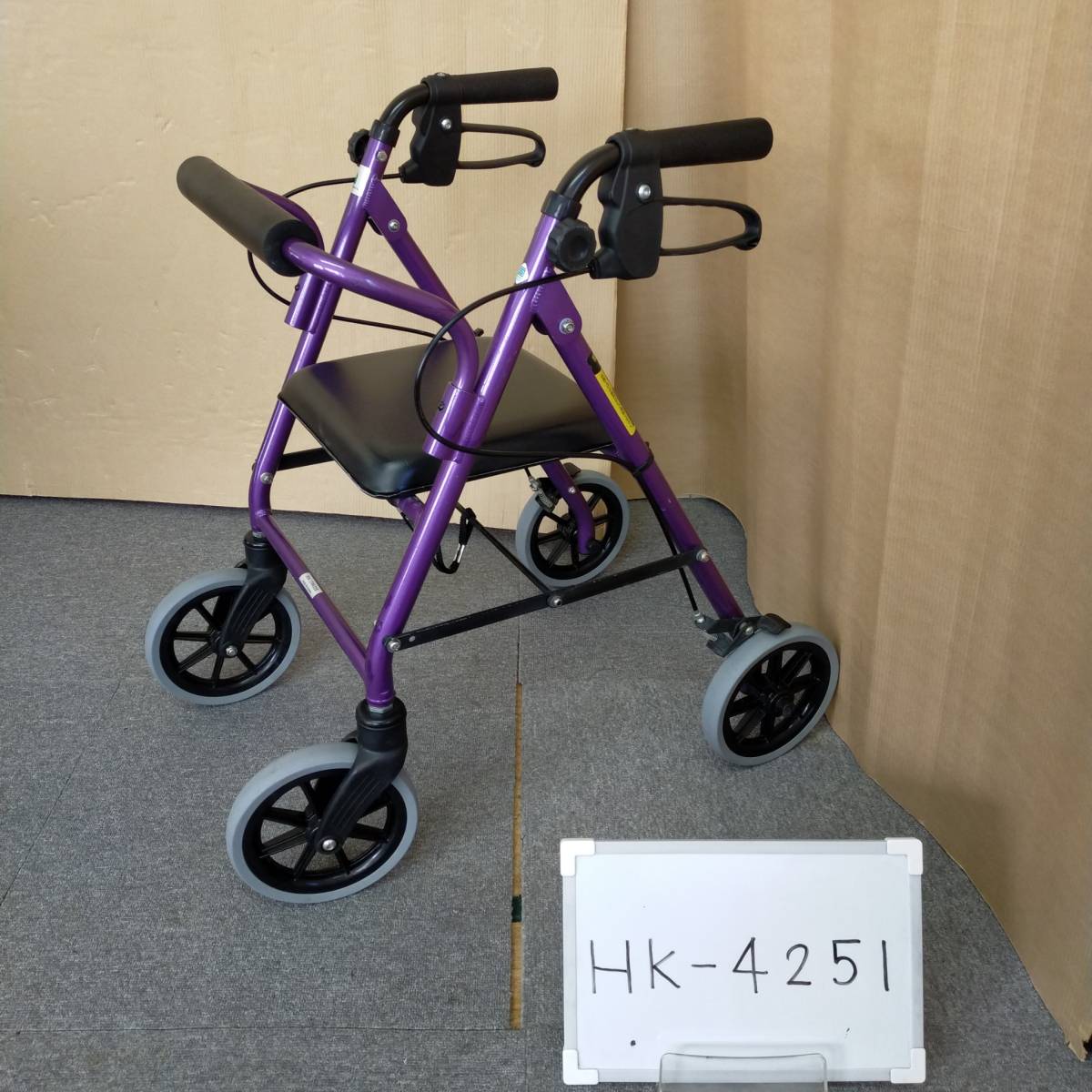 ハッピーミニ 歩行車 歩行器 | ヒューマンケア 竹虎 バスケットなし