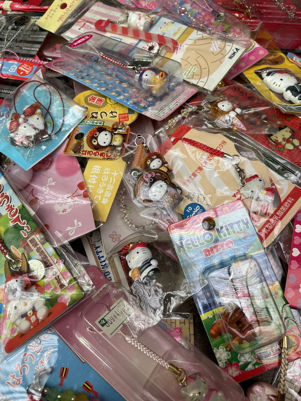 S-164◇1円～◇HELLO KITTY 根付け ストラップまとめ売り ご当地限定 