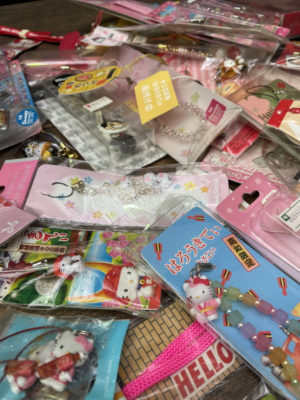 S-164◇1円～◇HELLO KITTY 根付け ストラップまとめ売り ご当地限定 