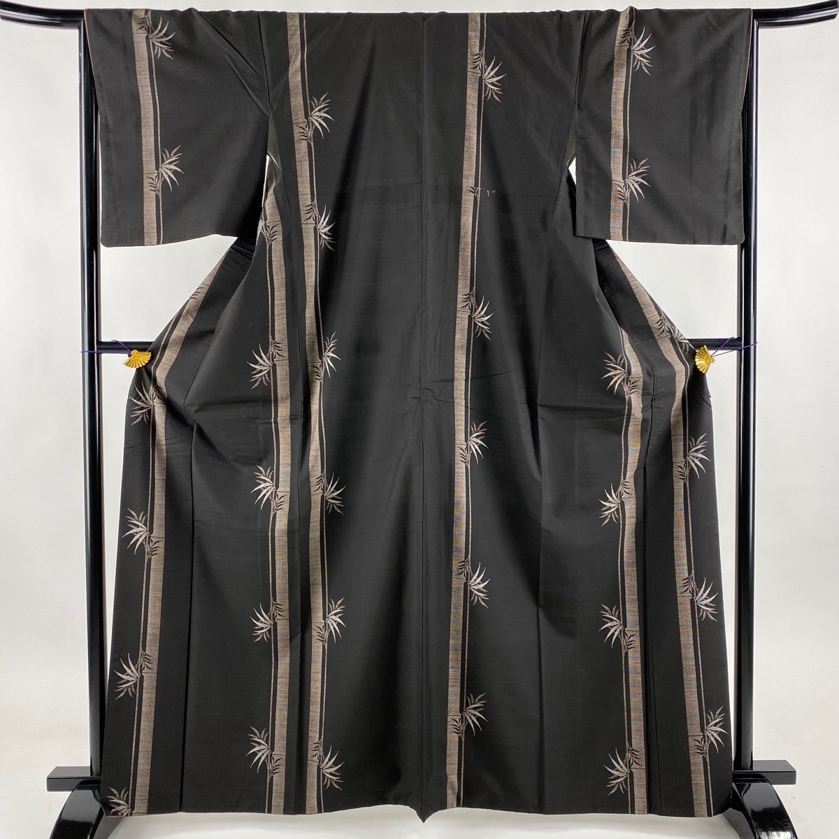 大島紬 秀品 証紙 純泥染 竹 黒 袷 身丈164.5cm 裄丈65.5cm M 正絹 【中古】