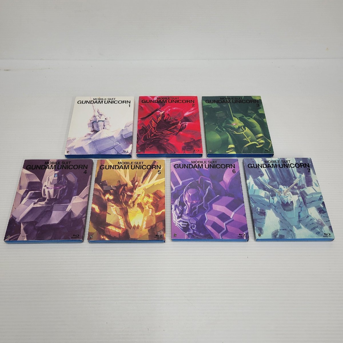 IZU【中古品】 機動戦士ガンダムUC ユニコーン 全7巻セット 【Blu-ray】 〈009-230101-AS-04-IZU〉