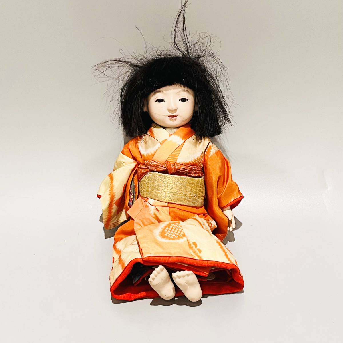 甲HK8854　旧家蔵出し品　高さ：約30cm　時代物　古い市松人形　京人形　日本人形　抱き人形　着物人形　女の子　童女　アンティーク