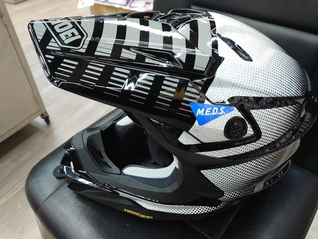 ○H 中古 数日使用のみ 美品 SHOEI VFX-WR BLAZON XLサイズ 外箱有り 