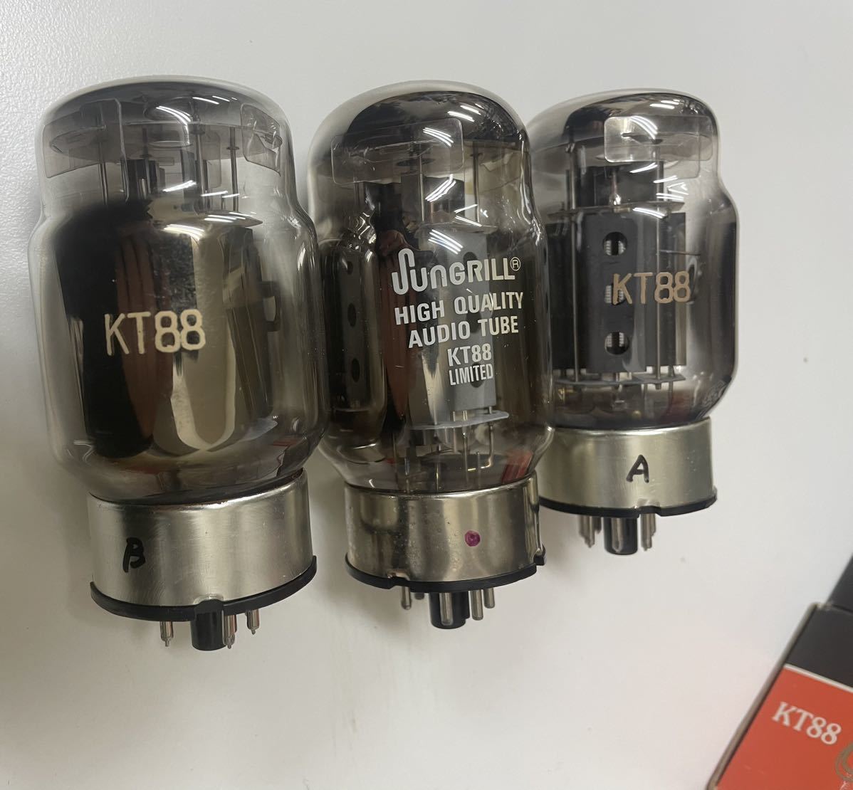 使用はできますがジャンクで z103 真空管 SUNGRILL KT88 LIMITED など3点 現状品 ジャンク セット
