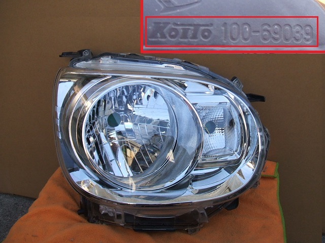 ☆良品 ムーヴキャンバス LA800S⁄810S系の純正右 ヘッド ライト