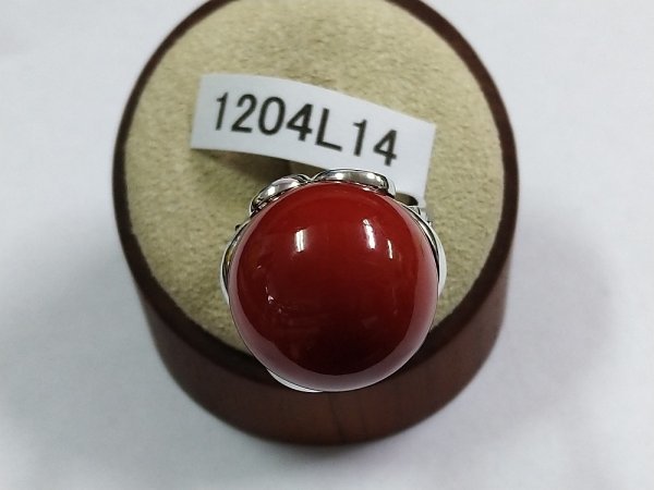 1204L14　本珊瑚　サンゴ　指輪　刻印PW900　約14.6ｇ