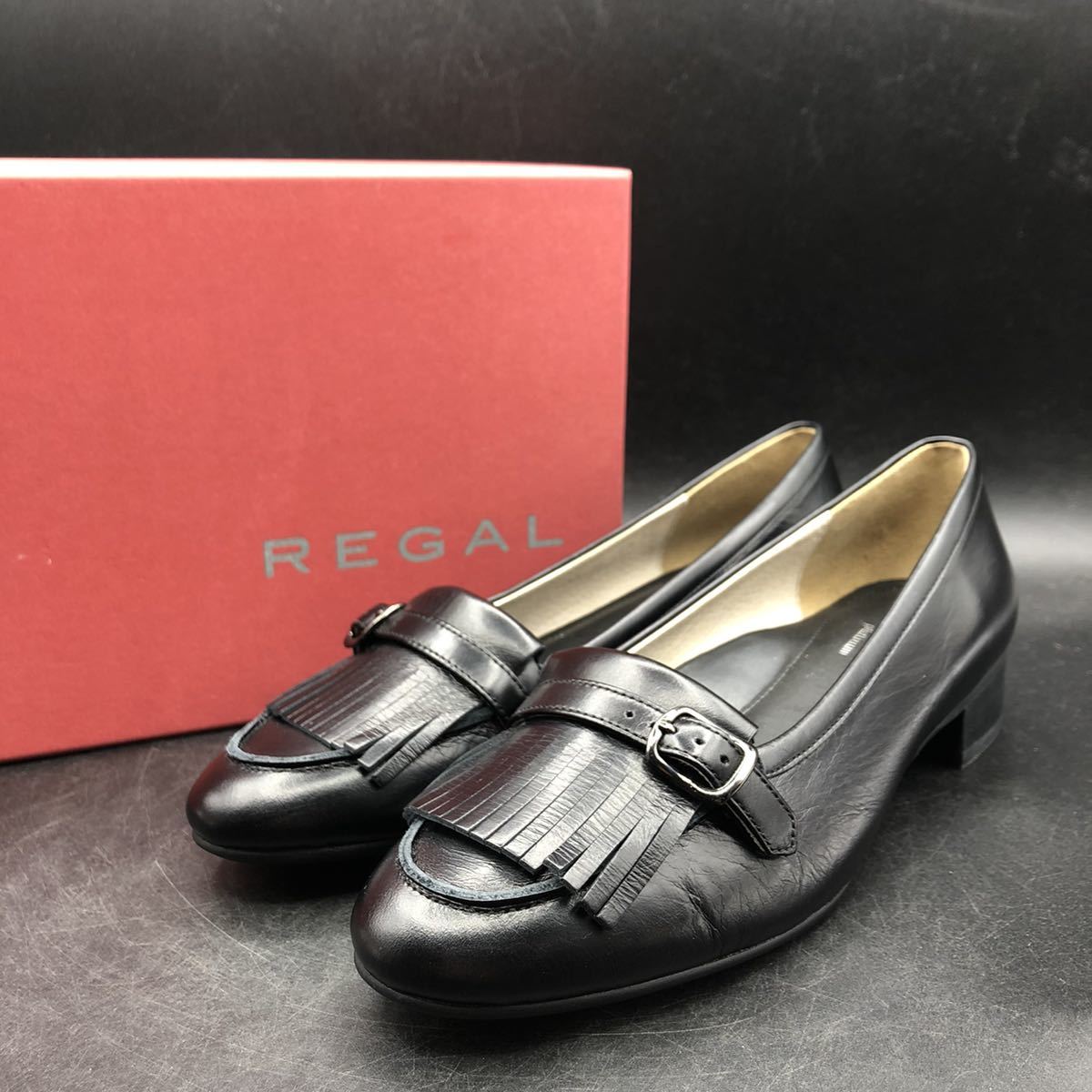 OO62① 未使用 REGAL リーガル フリンジ ローファー ローヒール レディース 23.0cm ブラック 黒 靴 シューズ ベルトデザイン スリッポン