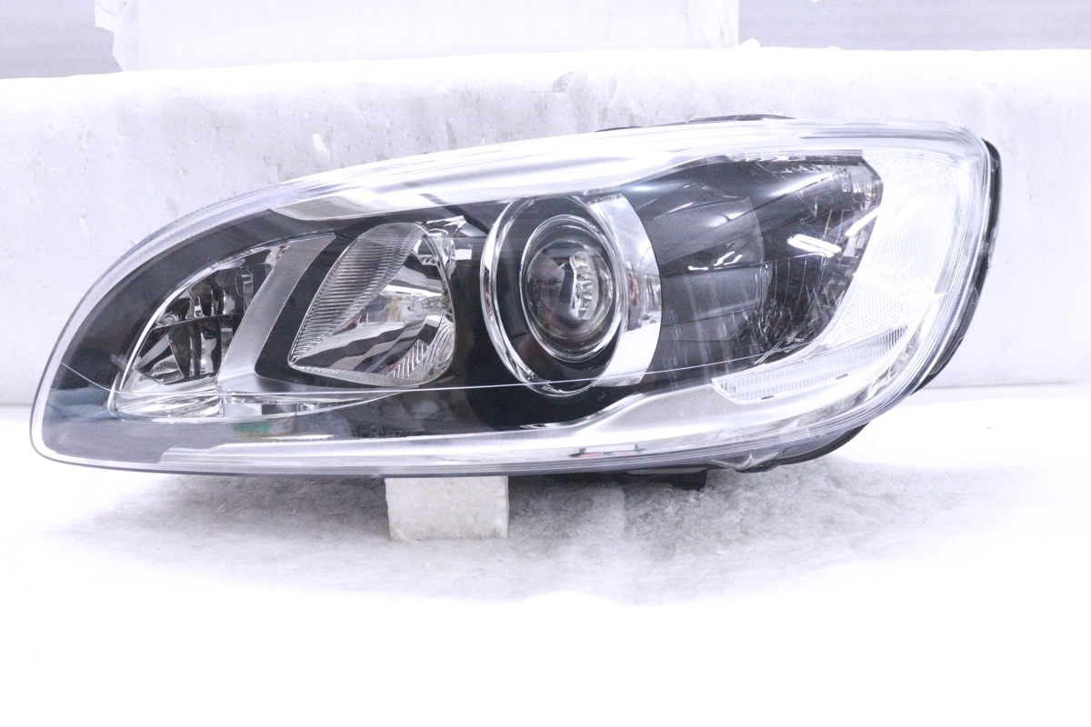 31-993☆後期 HID FB FD ボルボ S60 V60☆左ヘッドライト 01XCVERT 