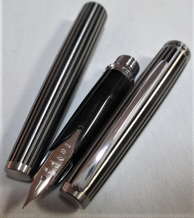 セーラー万年筆 蝕刻 18K-WG 60s #018 美品 旧タイプ・セーラー万年筆