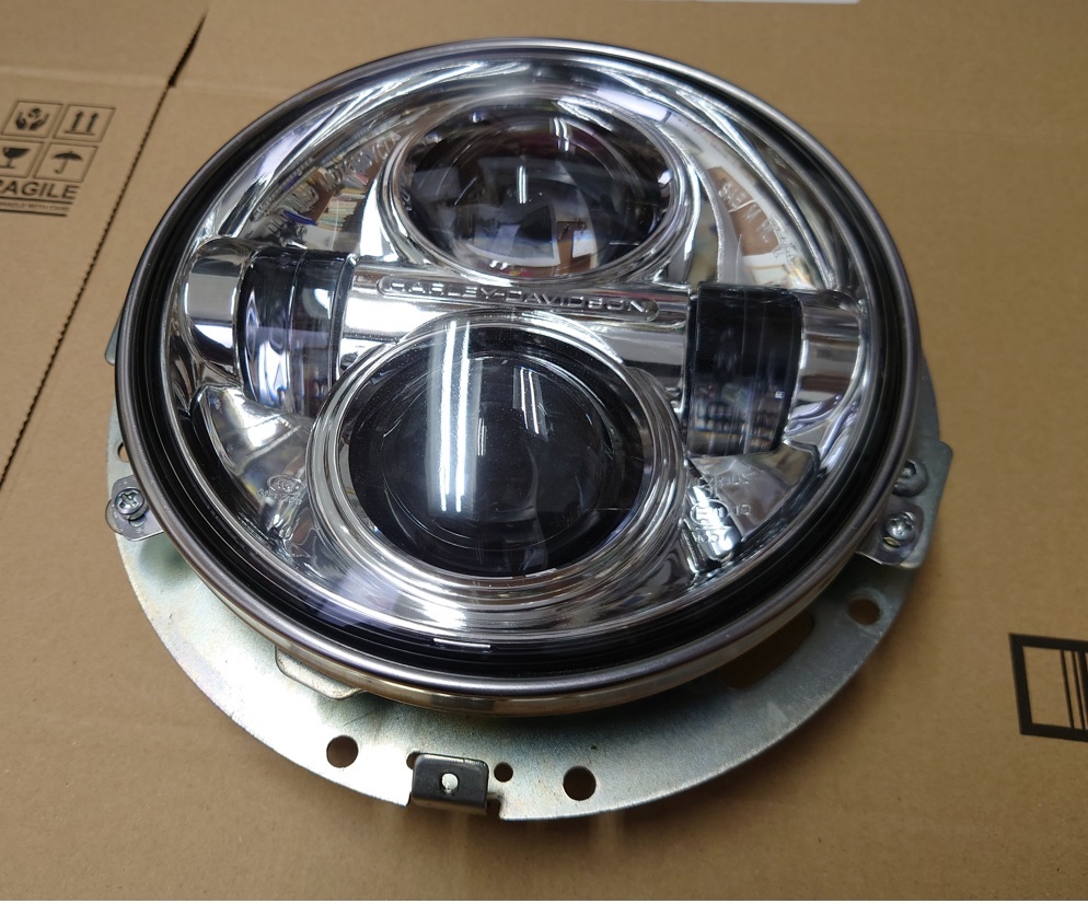 ■送料無料■ハーレー純正LEDライト/7インチ/PN67700060 REVISION C　中古