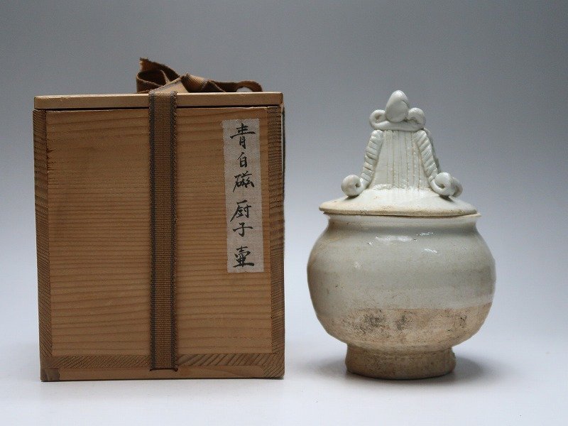 中国美術 釉裏紅 瓶 美品(K-HA504) 【銀閣】中国美術 磁州窯 刻草花蝶