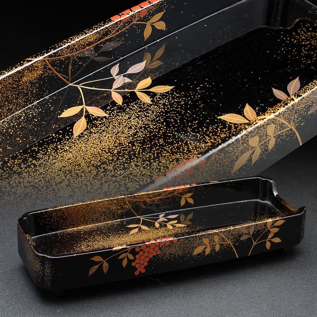 CY714 時代物 本梨地 銀梨地/金梨地 黒漆塗 南天蒔絵 隅入 長方形 蒔絵箸置 幅18.7cm 重60g 塗箱附・黒漆南天蒔絵箱