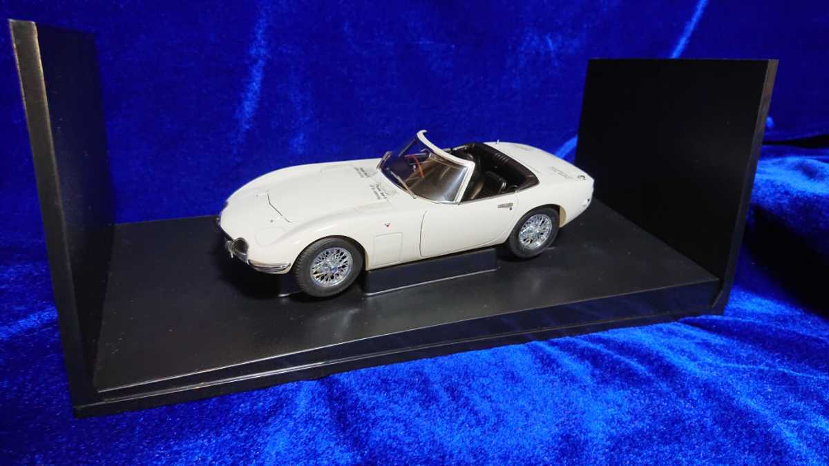 1/18 AUTOART オートアート 007 YOU ONLY LIVE TWICE TOYOTA 2008GT