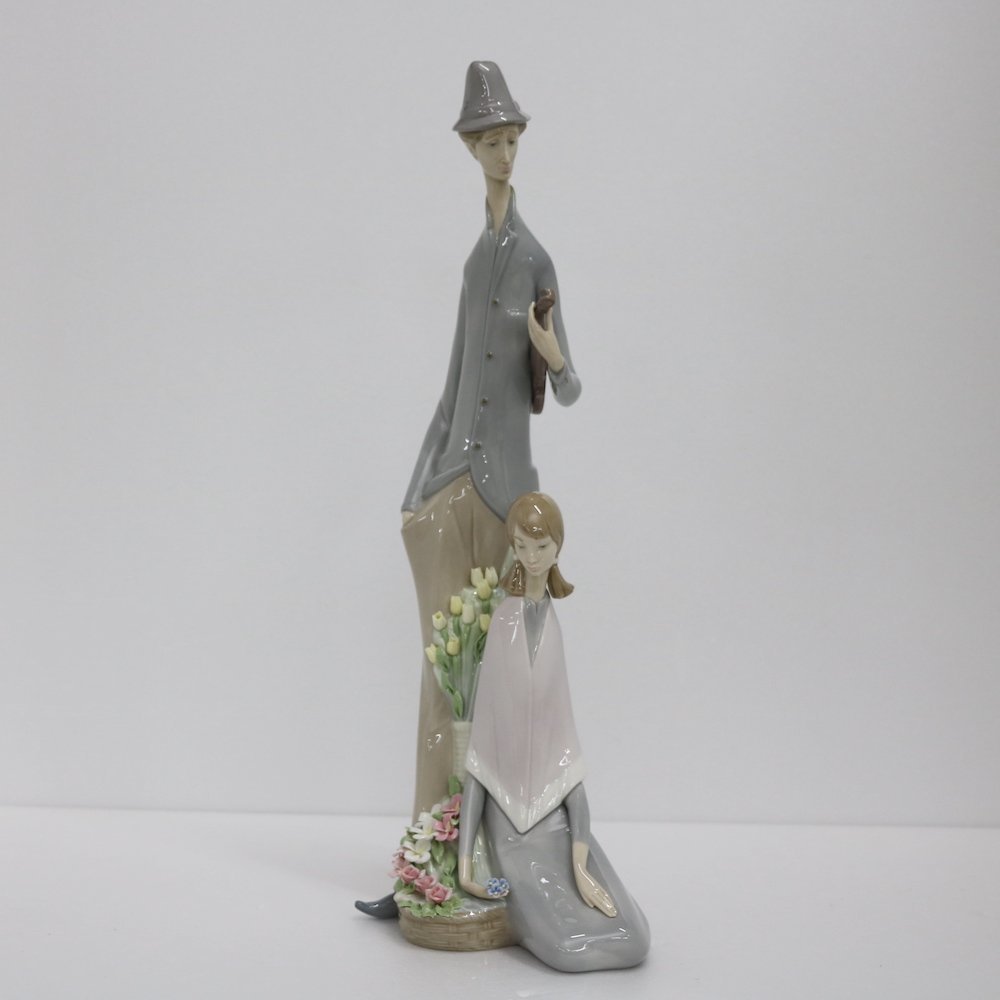 LLADRO/リアドロ/リヤドロ ヴァイオリニスト 女性 少女 花 フィギュ