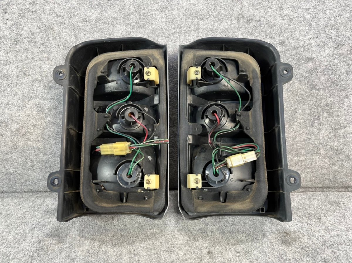 希少! 三菱 デリカ スターワゴン P35W P25W P24W 純正 テール ライト
