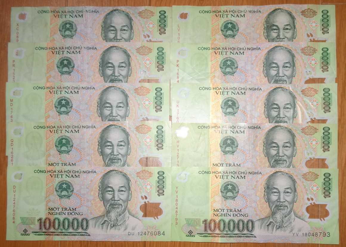 即決 ベトナム紙幣 100万ドン(10万ドン紙幣10枚) D