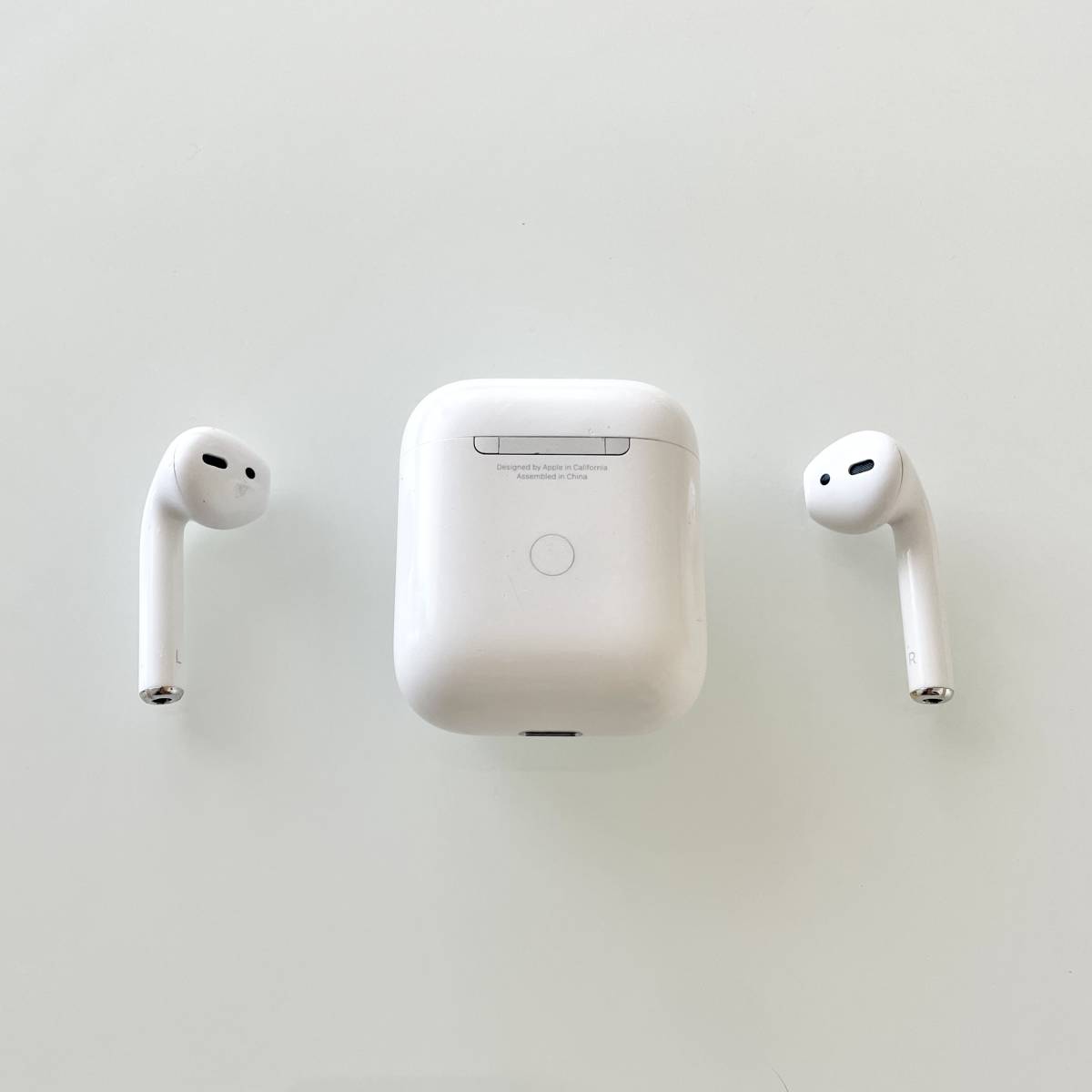 apple airpods 第二世代 ケース、右、左セット Apple 【公式通販】
