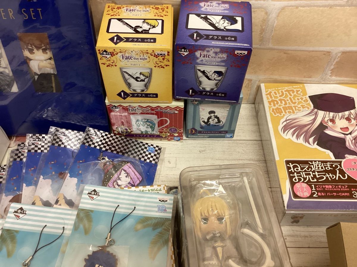 現状】 Fate シリーズ グッズ まとめ売り 缶バッジ ぬいぐるみ 