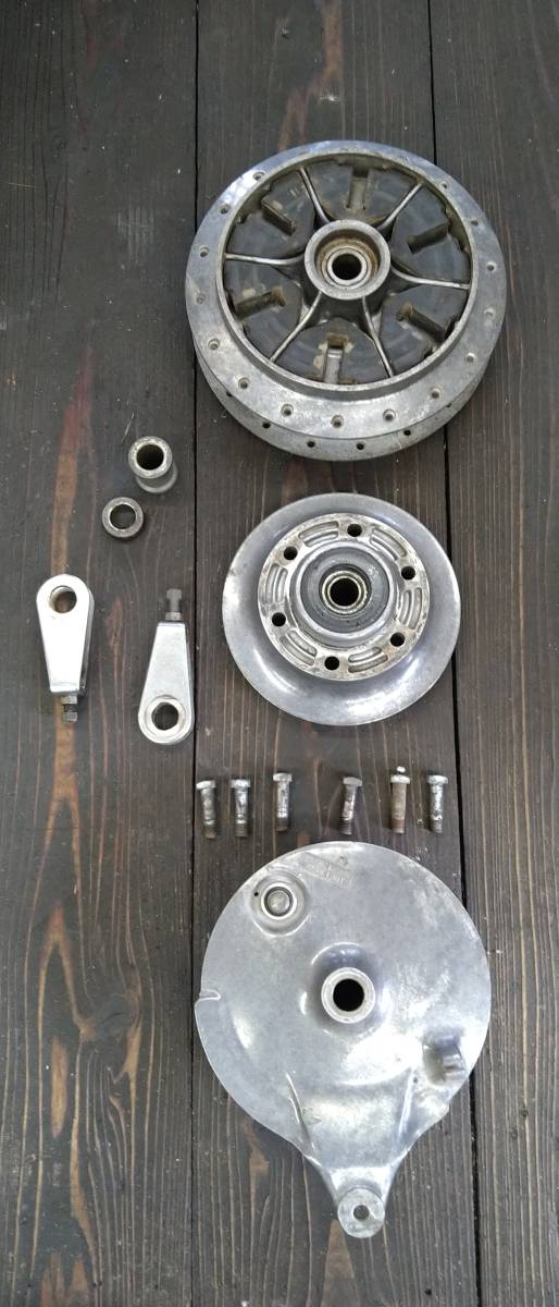 スズキ　GT750　リアハブ　ブレーキパネル