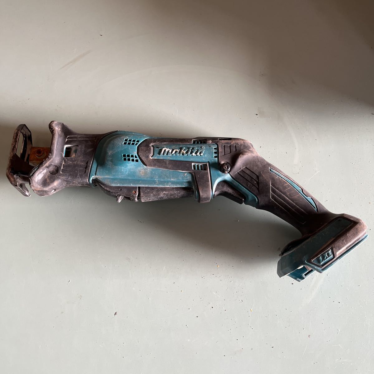 Makita マキタ 18V 充電式レシプロソー JR184D 切断機 セーバーソー ジャンク