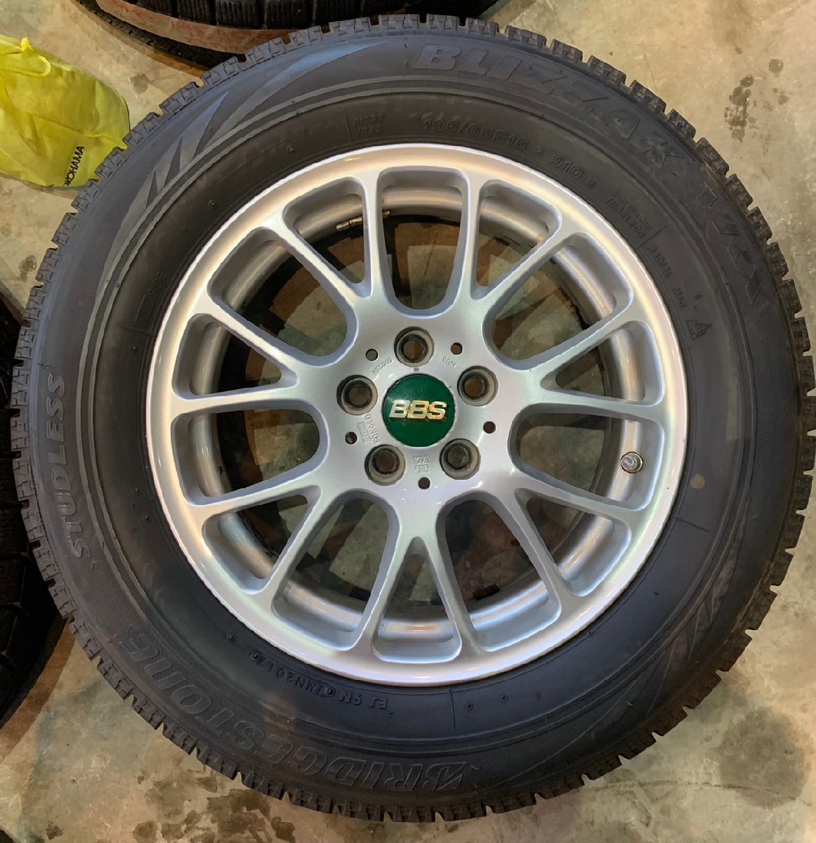 BBS RE5000アルミホイール てけ 15インチスタッドレスタイヤ4本セット