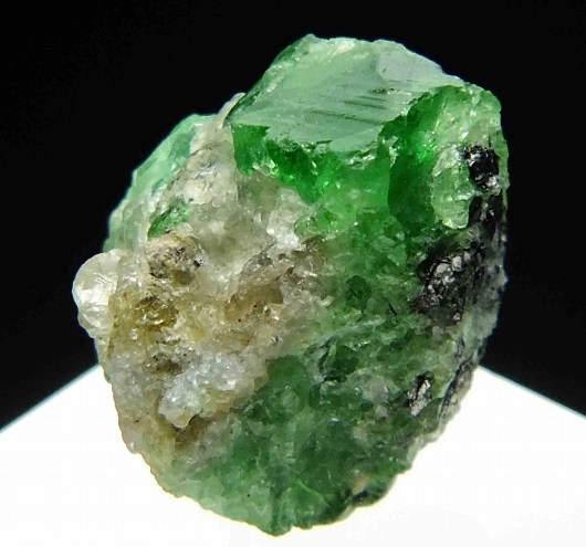 ☆☆ ツァボライト ＜タンザニア＞ 32 ☆☆