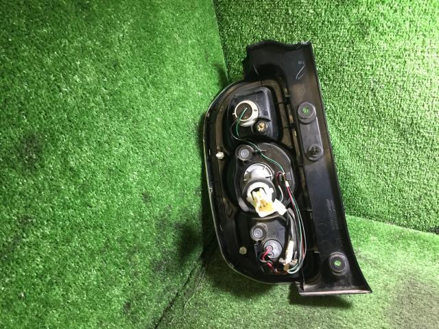 【最新作】 ハスラー DAA-MR41S 右テールランプ　リア　レンズ A6R 72215
