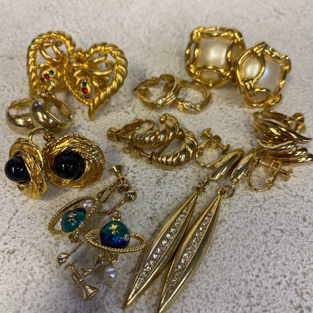 0210S まとめ★イヤリング 9点セット ゴールドカラー カラーストーン アクセサリー イミテーション ヴィンテージ ビンテージ パール系