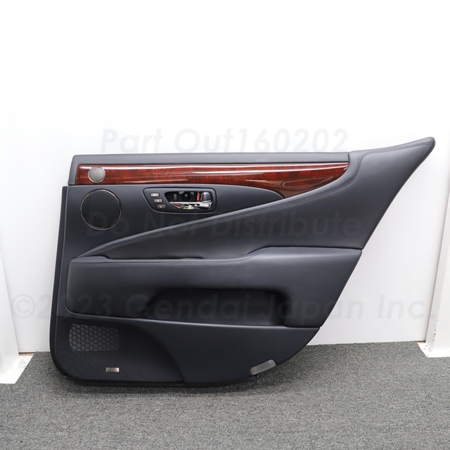 [L-17]UVF46 LS600hL 中期 右リアドアトリム ロング用 マークレビンソン 本革用 内張り レクサス 中古