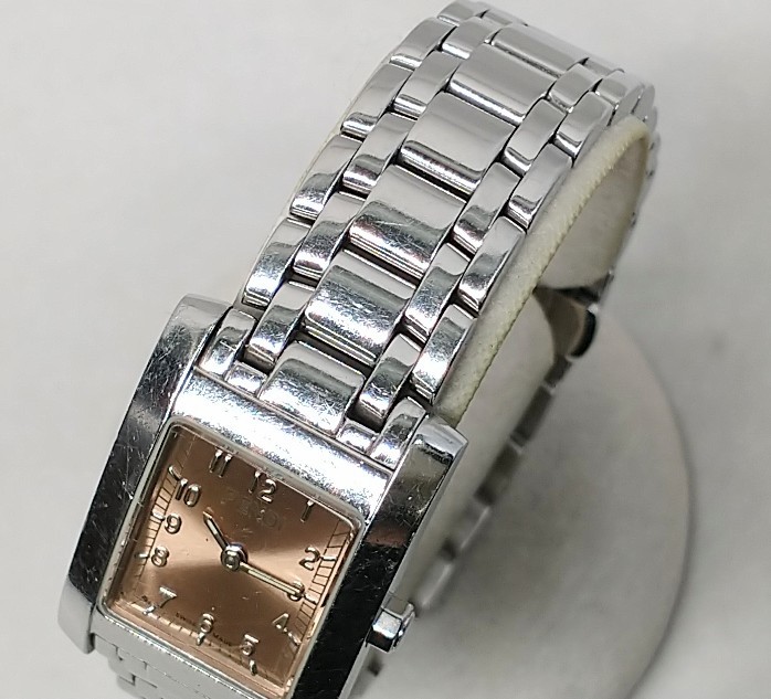 FENDI フェンディ 7000L オロロジ 腕時計 電池交換済 クォーツ 稼働中