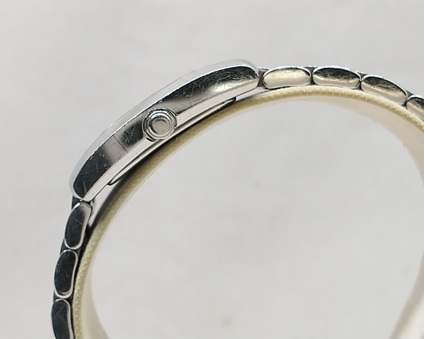 FENDI フェンディ 7000L オロロジ 腕時計 電池交換済 クォーツ 稼働中