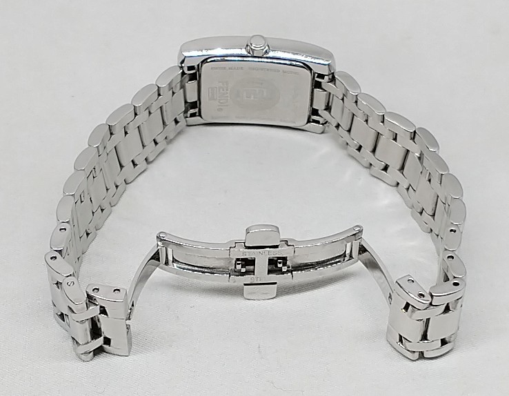 FENDI フェンディ 7000L オロロジ 腕時計 電池交換済 クォーツ 稼働中