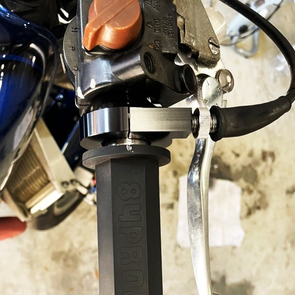 84BOX ハチヨン ボックス 黒 アルミ アルマイト スロットル ホルダー