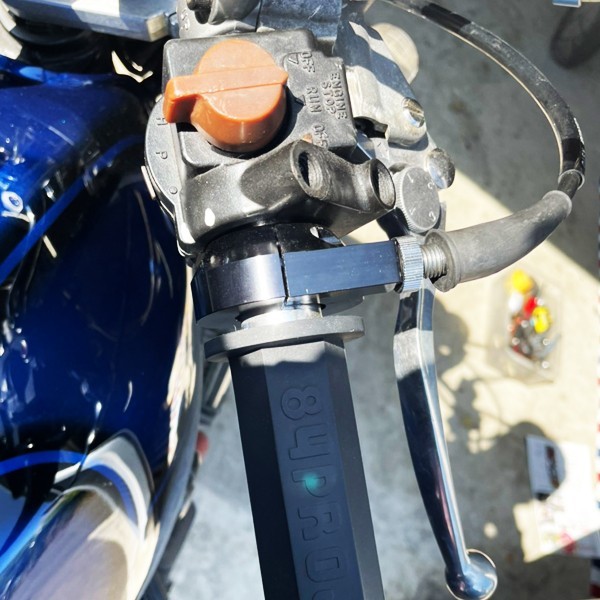 84BOX ハチヨン ボックス 黒 アルミ アルマイト スロットル ホルダー