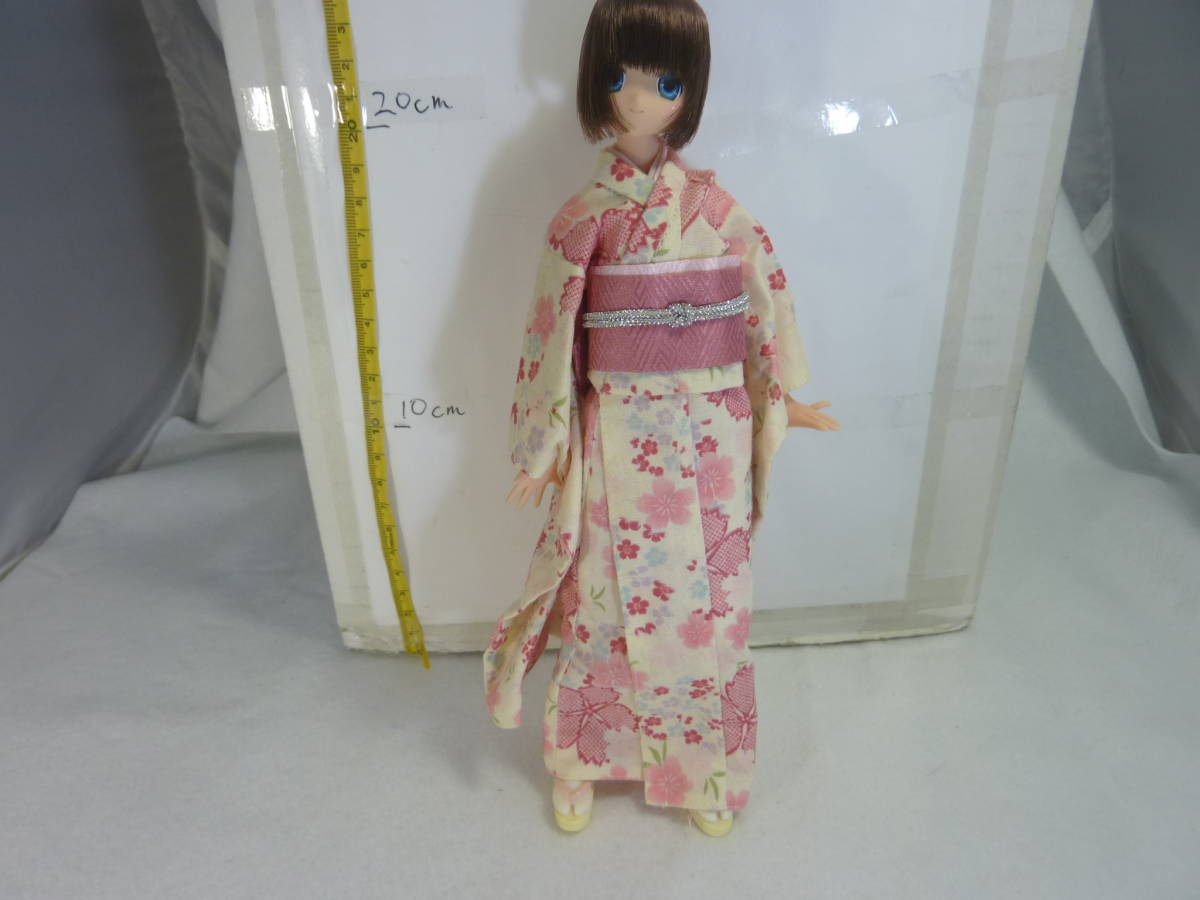 ドール　振袖　です。