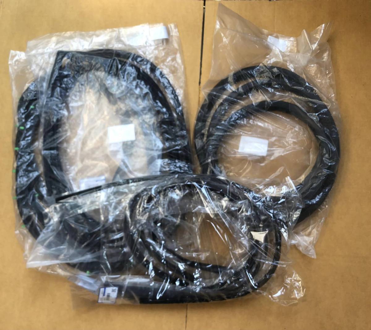 マツダ サバンナ RX3 RX-3 クーペ 2ドア用 社外 ウェザーストリップセット ドア+トランク+ドアベルトセット　※ステッカープレゼント