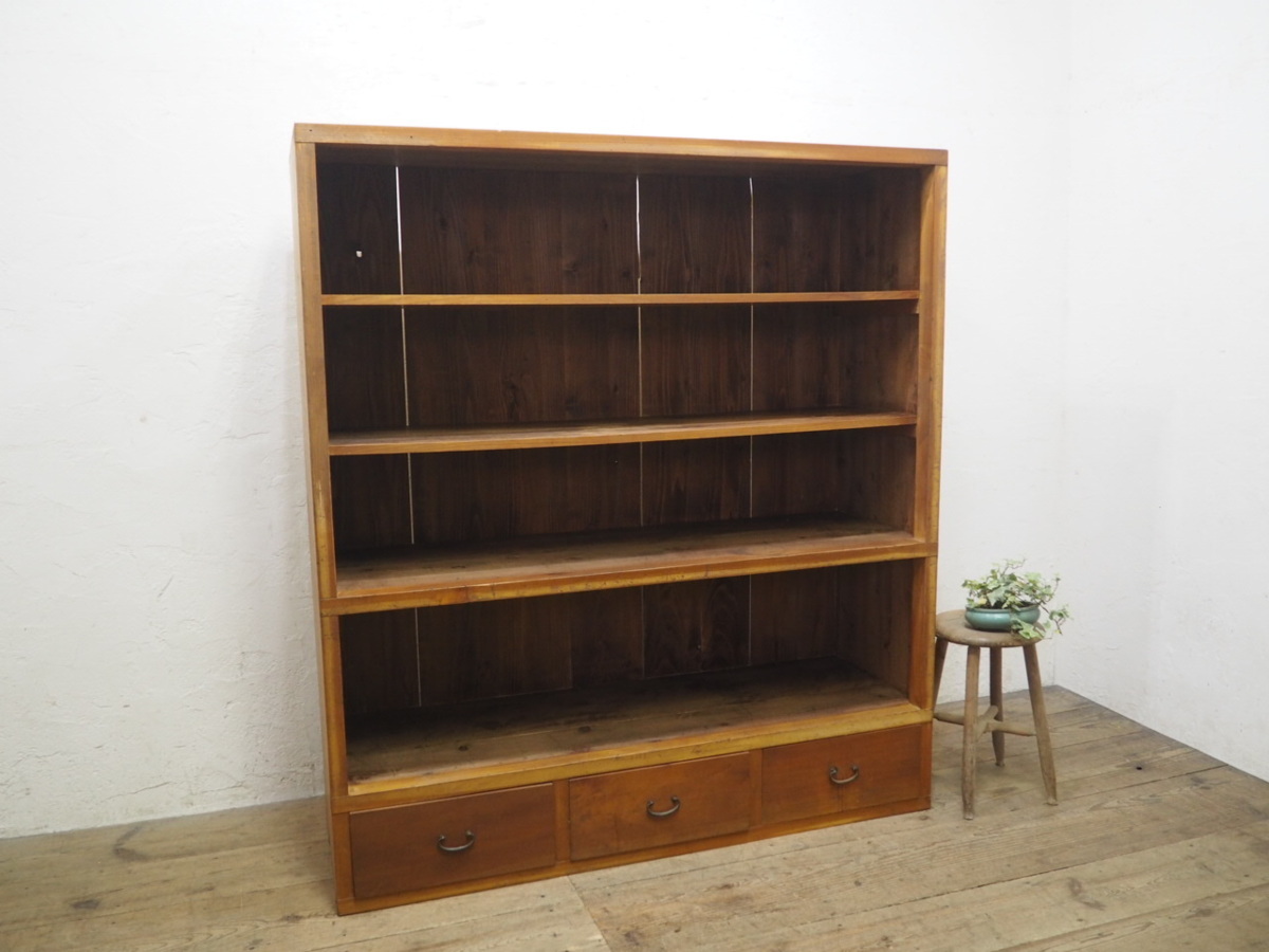 タ荷Y0604◆H151cm×W136cm◆レトロな味わいの大きい古い木製ディスプレイラック◆飾り棚 収納棚 キャビネット アンティークU(ヤE)松