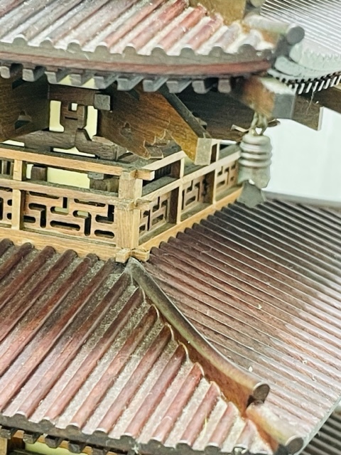 UWA(6088)【紫檀製模型 国宝 法隆寺五重塔 秀風作】細密彫刻 木彫 唐木