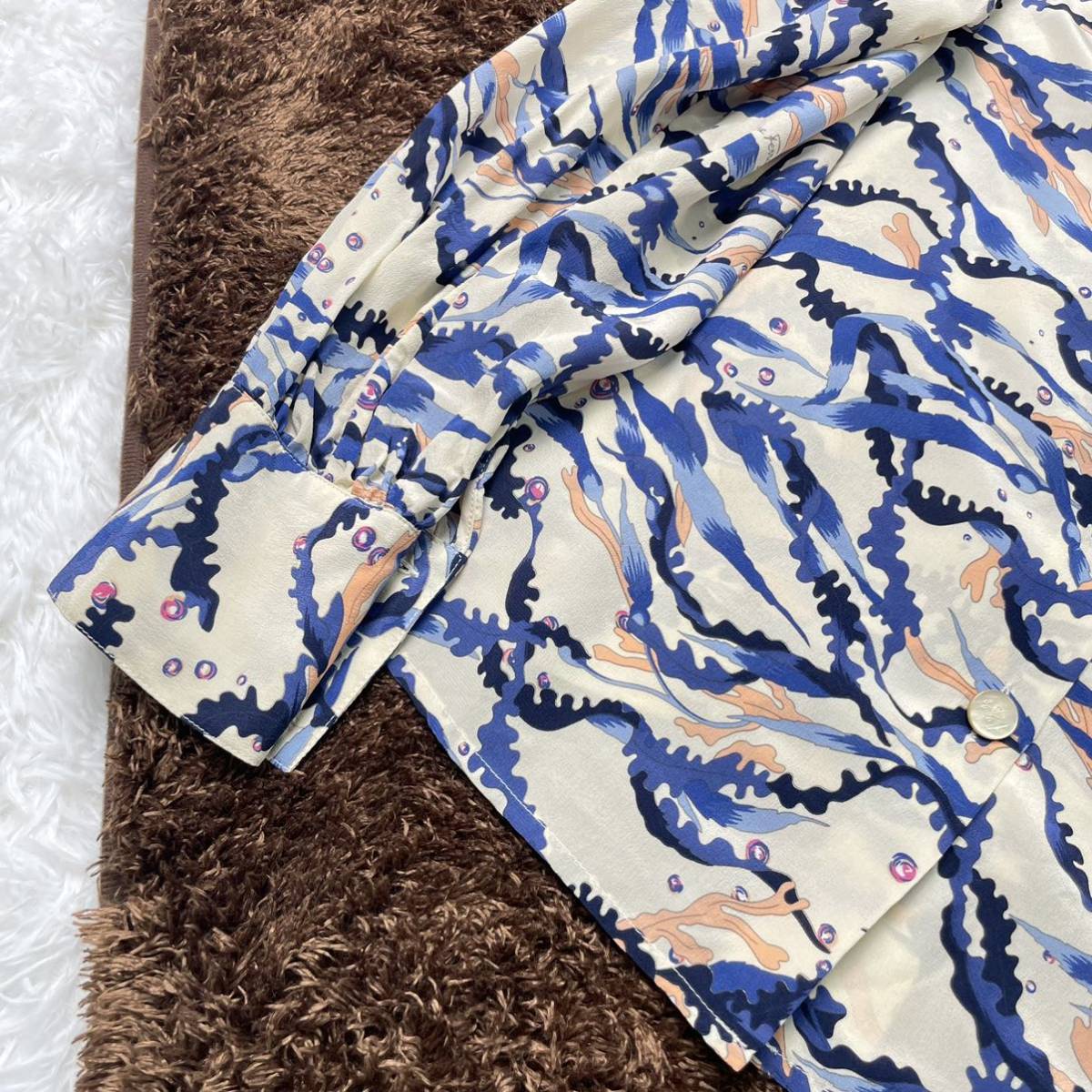 【極美品】サルヴァトーレフェラガモ シルク100% ドット×ストライプ ブラウス 美品】Salvatore Ferragamo サルバトーレ フェラガモ 総柄 シルク100