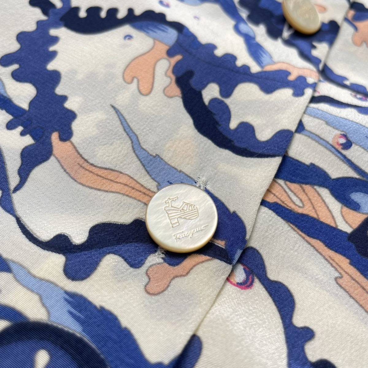 美品】Salvatore Ferragamo サルバトーレ フェラガモ 総柄 シルク100