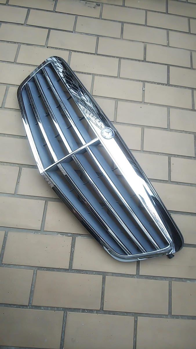 メルセデスベンツ　Eクラス W212 前期　フロントグリル 「A212 880 01 83」