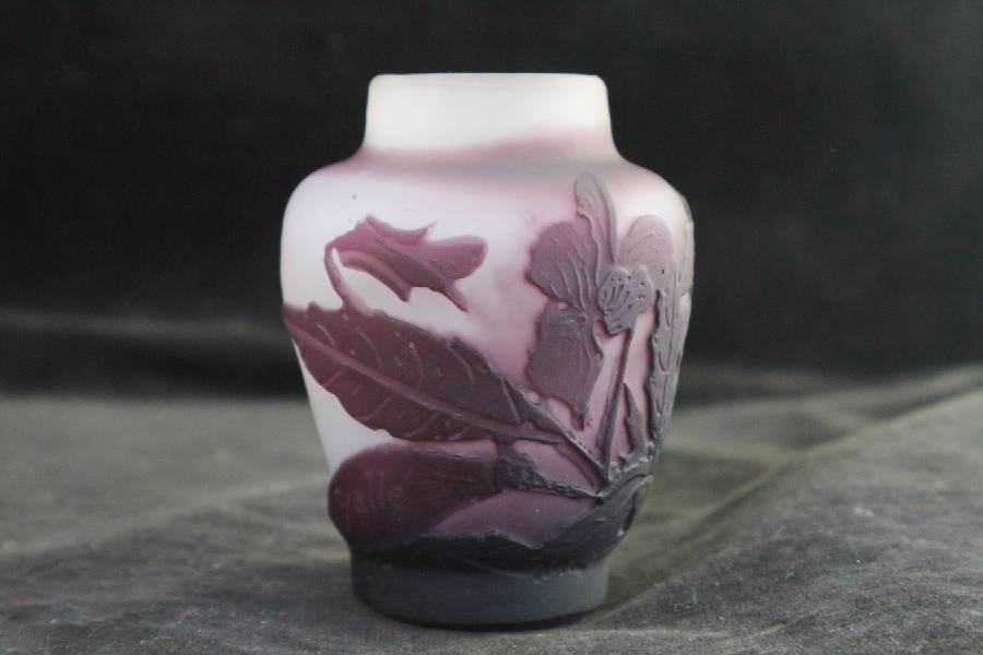 ☆美品 Emile Galle エミール・ガレ☆雪割草 草花紋 緻密彫刻 小壺