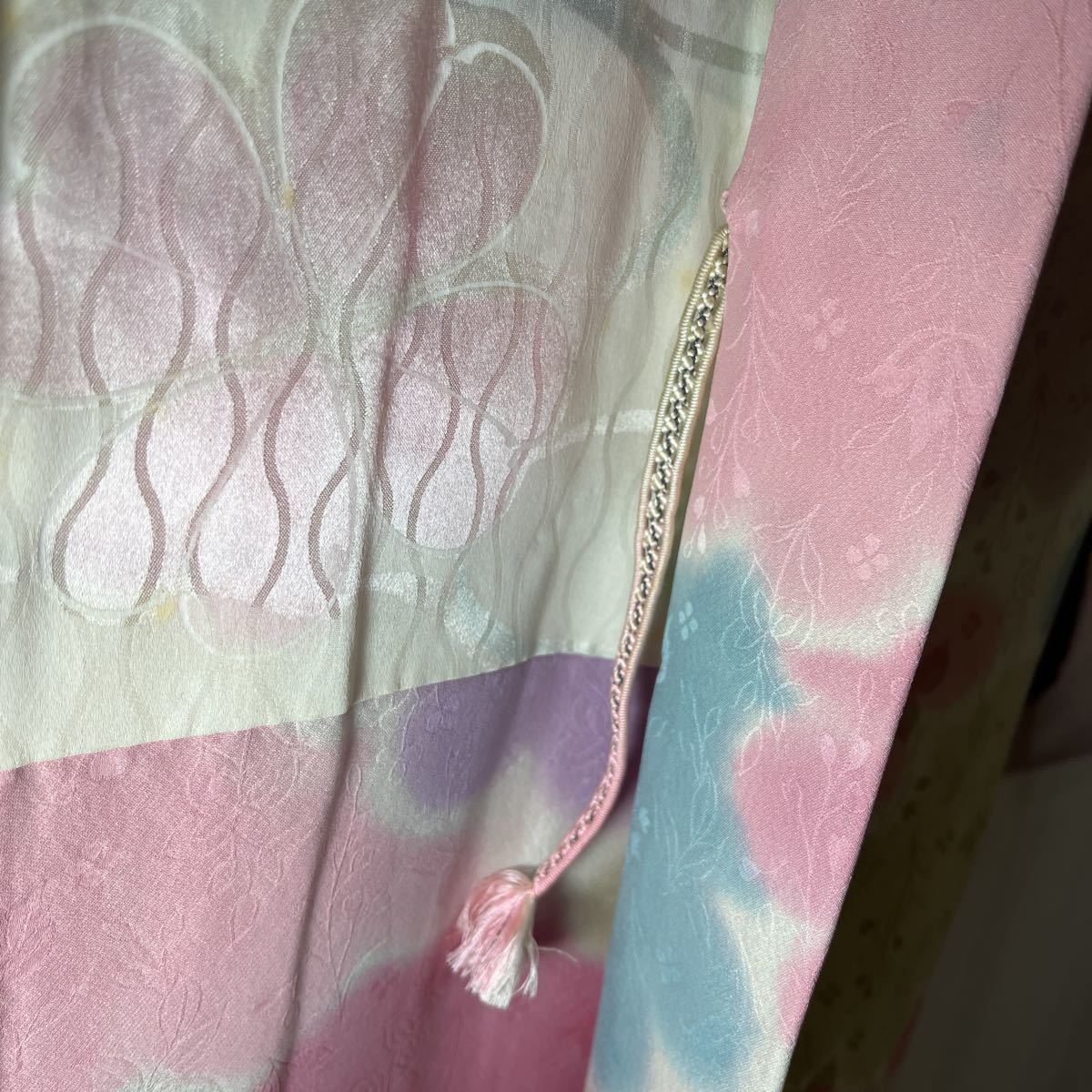 正絹 カラフル 金彩 ぼかし 羽織り 紐付き 着物 白色 草葉 花 華 阪急 袋帯 六通 羽織 shop｜ラクマ
